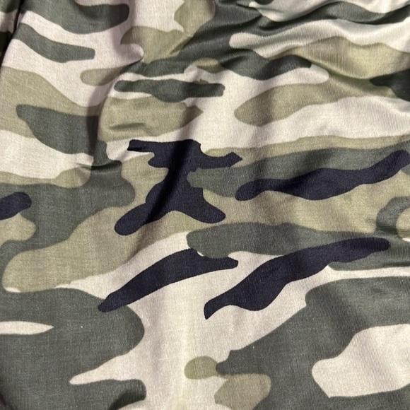 Like new. Men’s silky boxers. - Picture 5 of 5